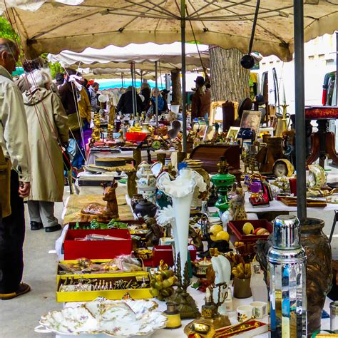 best vintage markets in paris.